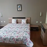 Guest Flirt מלון *