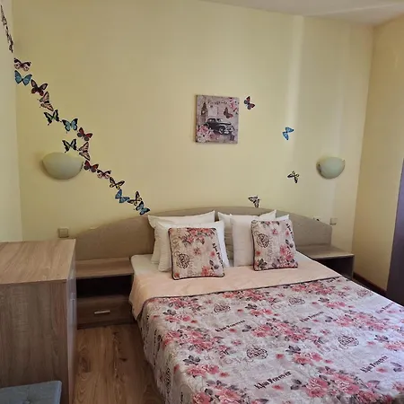 Hotel Guest Flirt Golden Sands